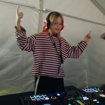 Sophia taking part in CTRL DJ School